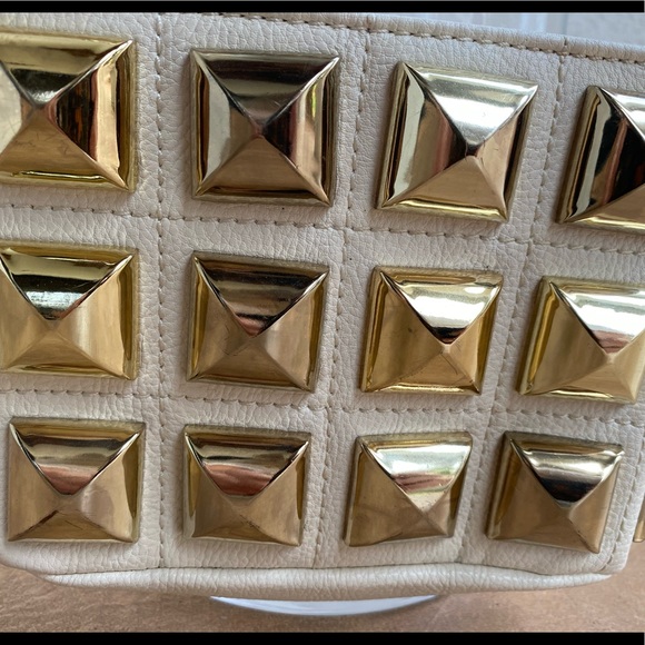 Betsy Johnson White Leather Crossbody/Clutch Bag - Picture 5 of 8